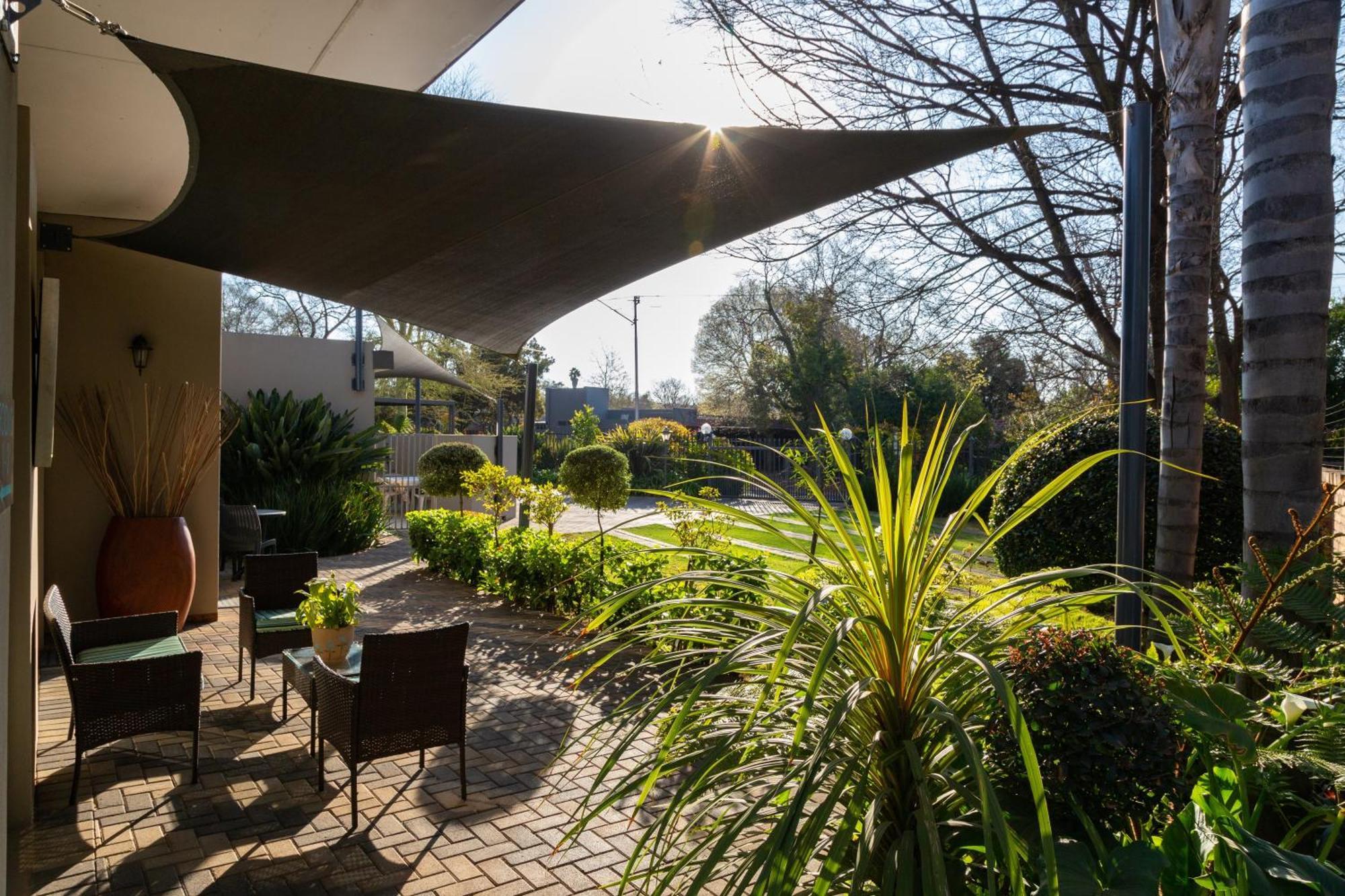 Glen Maine Guest House Pretoria-Noord Εξωτερικό φωτογραφία